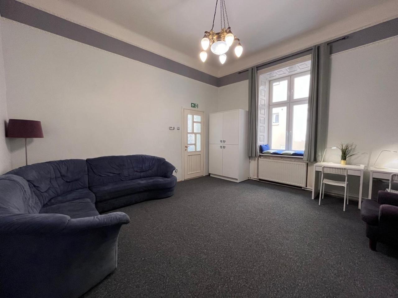 Girls Dorm Apartment - Krakow — Photos 1